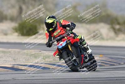 media/Jan-15-2026-Racers Edge (Thu) [[dfebeb70ab]]/3-B Group/Session 4 (Turn 5)/